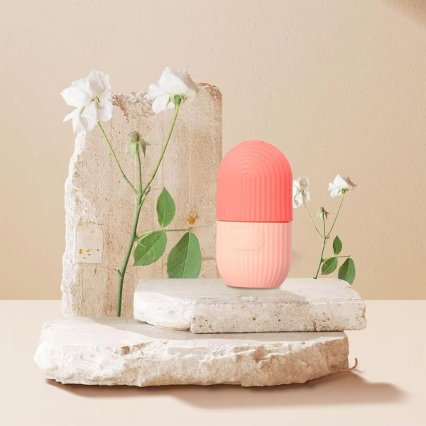 Face Ice Roller Silicone,Ice Roller Facial Massage | Silicone Cleansing Ice Lattice | Ice Cube Roller With Scrub.Random colors/